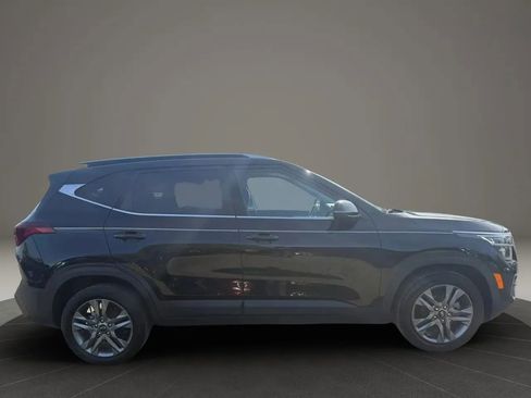 Used 2021 Kia Seltos S FWD image 4