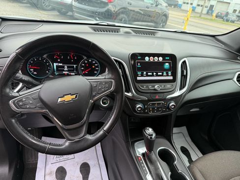 Used 2018 Chevrolet Equinox LT w/ Sun & Infotainment Package image 18