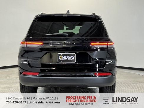 New 2025 Jeep Grand Cherokee Altitude AWD/4WD image 5