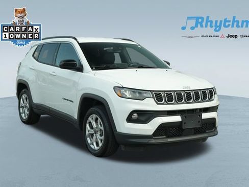 Used 2025 Jeep Compass Latitude AWD/4WD image 1