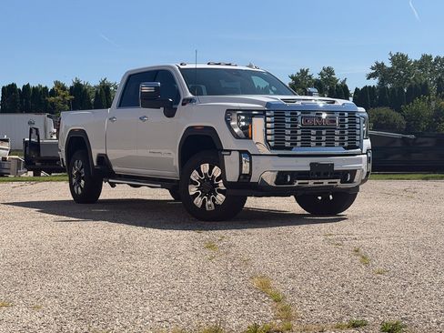 Used 2025 GMC Sierra 2500 Denali w/ Denali Reserve Package AWD/4WD image 14