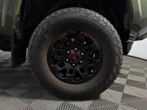 Used 2022 Toyota Tacoma TRD Sport w/ TRD Premium Sport Package AWD/4WD image 12