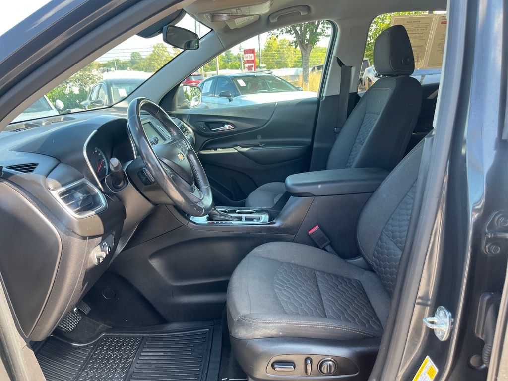 Used 2018 Chevrolet Equinox LT FWD image 26