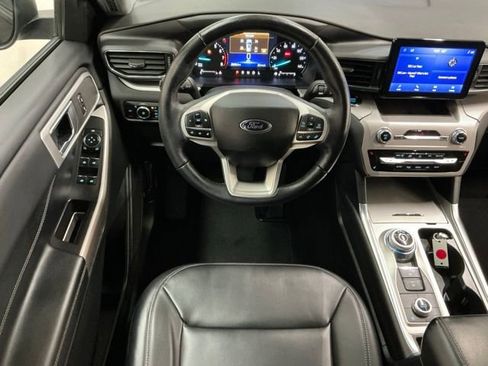 Used 2023 Ford Explorer XLT w/ Equipment Group 202A image 13