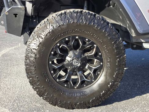 Used 2021 Jeep Wrangler Unlimited Rubicon image 12