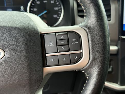 Used 2022 Ford Expedition XLT AWD/4WD image 17