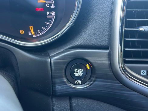 Used 2019 Jeep Grand Cherokee Laredo image 18