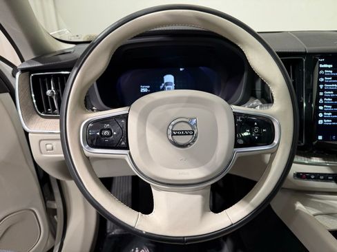 Used 2022 Volvo XC60 B5 Inscription w/ Advanced Package image 24