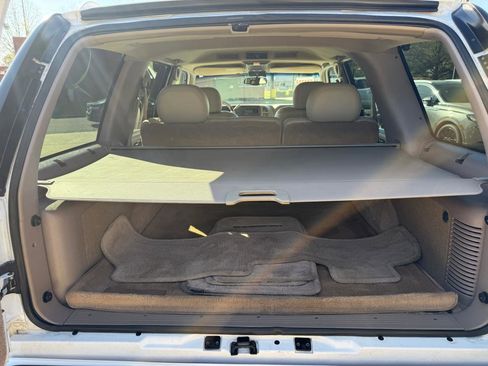 Used 2000 Cadillac Escalade 4WD image 24