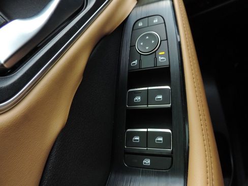 Used 2022 Nissan Rogue Platinum w/ Head-Up Display Package image 28