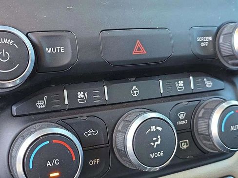 Used 2021 RAM 1500 Laramie w/ Off Road Group AWD/4WD image 28
