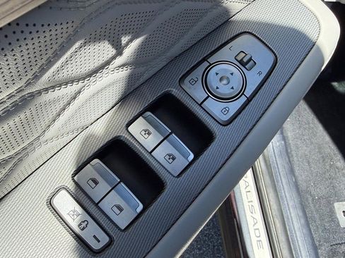 Used 2022 Hyundai Palisade Calligraphy FWD image 17