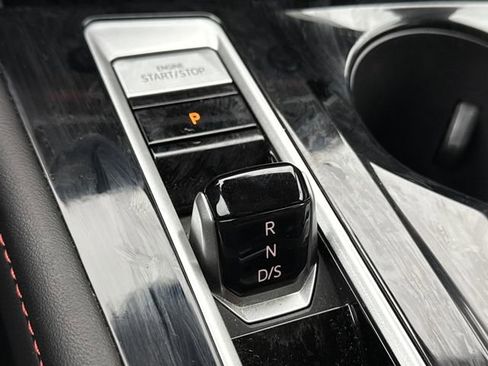 Used 2025 Volkswagen Atlas Peak Edition SE image 32