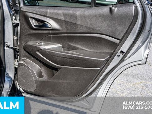 Used 2025 Chevrolet Trax LT w/ LT Convenience Package image 52