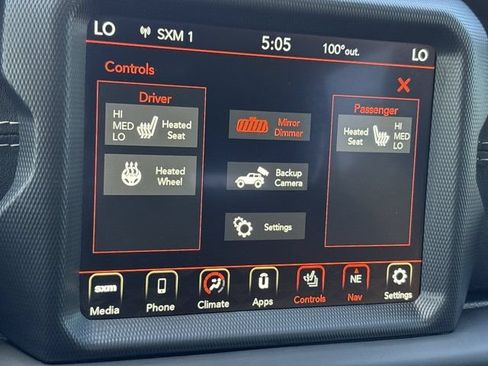 Used 2018 Jeep Wrangler Unlimited Sahara AWD/4WD image 33