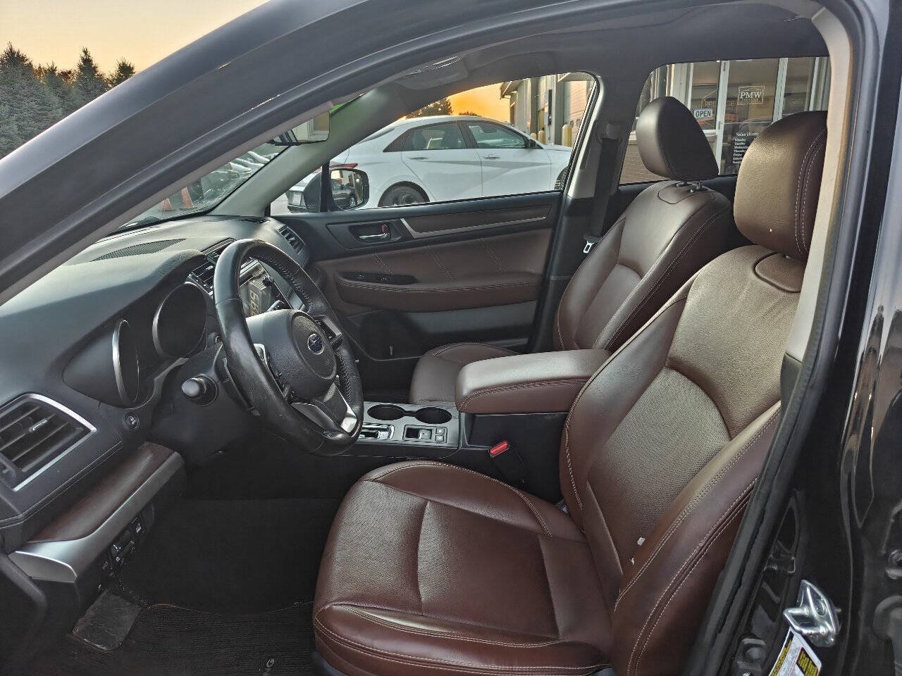 Used 2018 Subaru Outback 3.6R Touring w/ Popular Package #3 AWD/4WD image 10