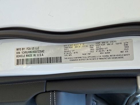 New 2025 Jeep Grand Cherokee Limited w/ Trailer Tow Package image 19