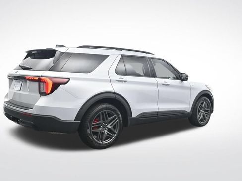Certified 2026 Ford Explorer ST-Line w/ ST-Line Street Pack RWD image 5