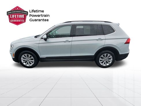 Used 2019 Volkswagen Tiguan SE w/ Panoramic Sunroof Package FWD image 2