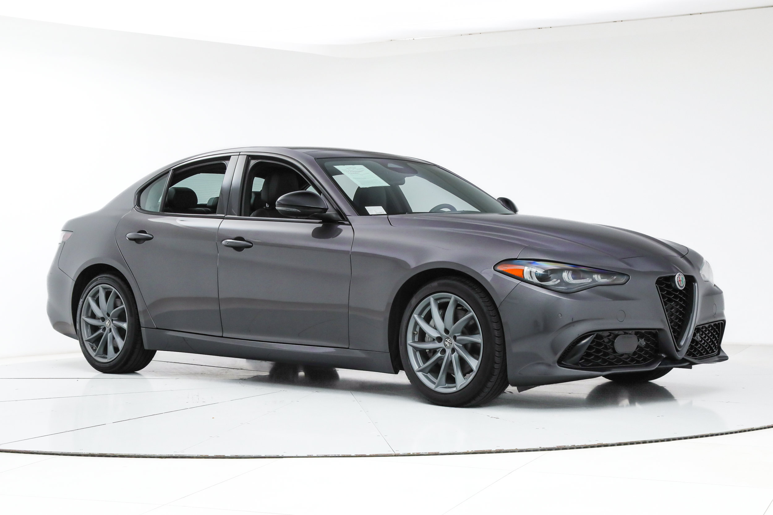 Used 2025 Alfa Romeo Giulia w/ Driving Assist Package RWD image 7