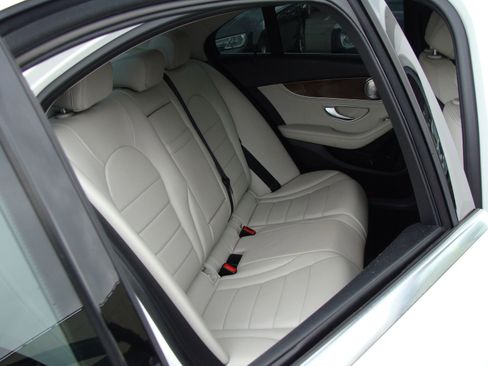 Used 2015 Mercedes-Benz C 300 4MATIC Sedan image 11