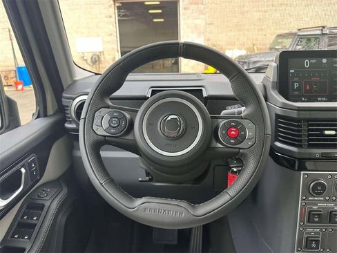 Used 2025 INEOS Grenadier Fieldmaster Edition image 14