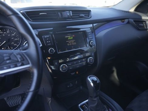 Used 2021 Nissan Rogue Sport SV image 25