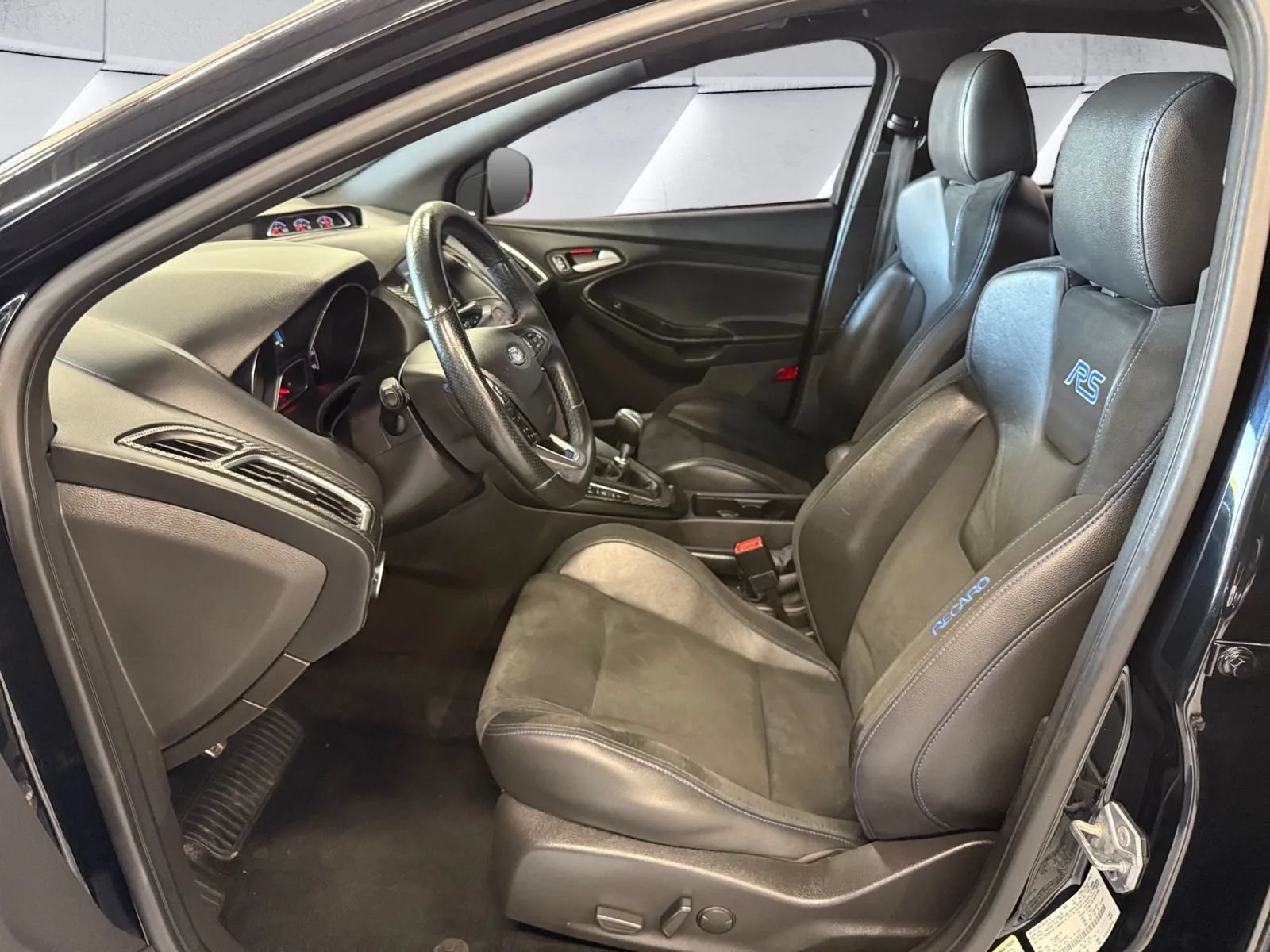 Used 2017 Ford Focus RS AWD/4WD image 15