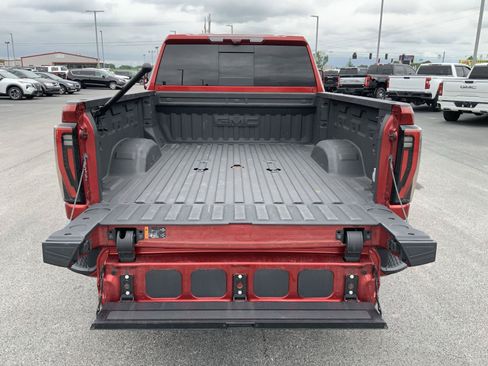 Used 2025 GMC Sierra 2500 AT4 w/ AT4 Premium Plus Package AWD/4WD image 11