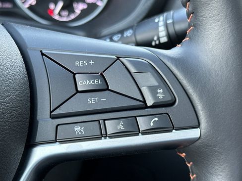 Used 2025 Nissan Sentra SR w/ SR Premium Package image 37