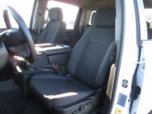 Certified 2025 Chevrolet Silverado 2500 Custom w/ Custom Convenience Package image 15