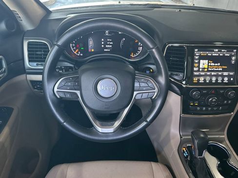 Used 2022 Jeep Grand Cherokee Laredo E RWD image 14