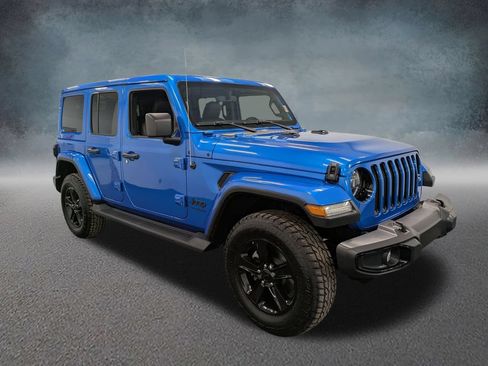 Used 2022 Jeep Wrangler Unlimited Sahara AWD/4WD image 3