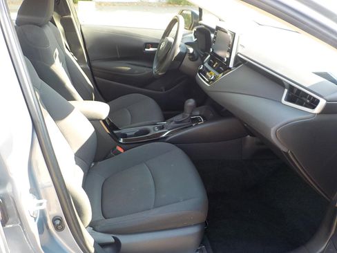 Used 2021 Toyota Corolla LE image 12