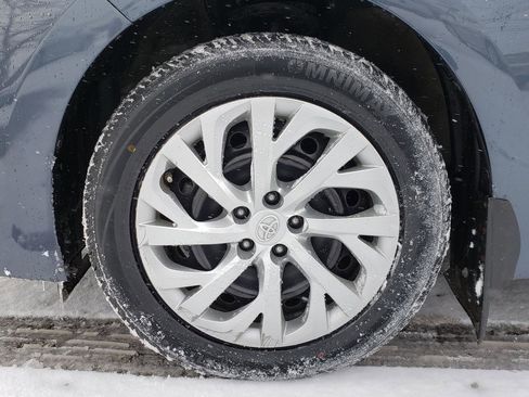 Used 2018 Toyota Corolla LE image 27