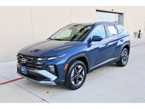 Certified 2025 Hyundai Tucson SEL AWD/4WD image 4