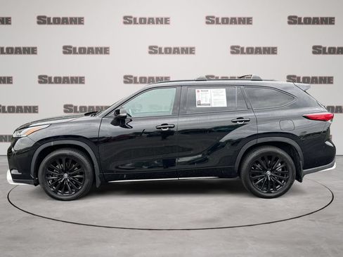 Used 2023 Toyota Highlander XSE AWD/4WD image 2