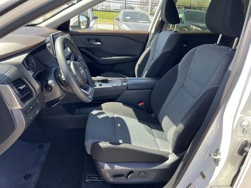 Certified 2023 Nissan Rogue SV image 11