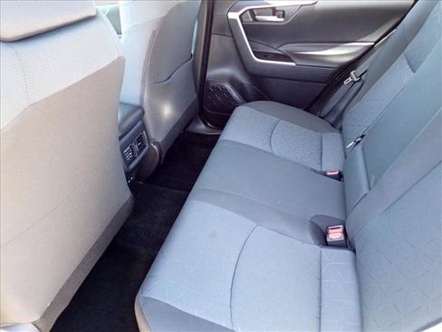 Used 2025 Toyota RAV4 XLE AWD/4WD image 9