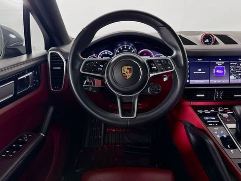 Used 2023 Porsche Cayenne Coupe image 24