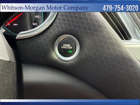 Used 2017 Chevrolet Malibu LT FWD image 19