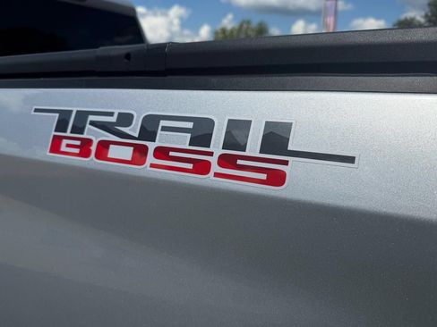 Used 2021 Chevrolet Silverado 1500 LT Trail Boss w/ Bed Protection Package AWD/4WD image 8