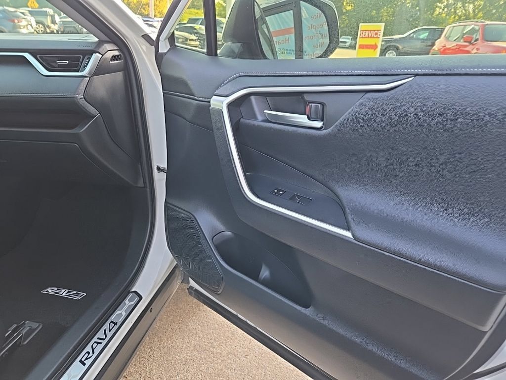 Used 2019 Toyota RAV4 Limited w/ Cold Weather Package AWD/4WD image 74