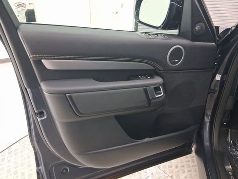 Used 2025 Land Rover Discovery Dynamic SE image 22