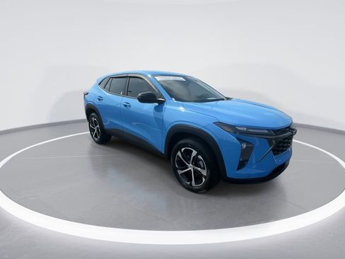 Used 2024 Chevrolet Trax RS image 2