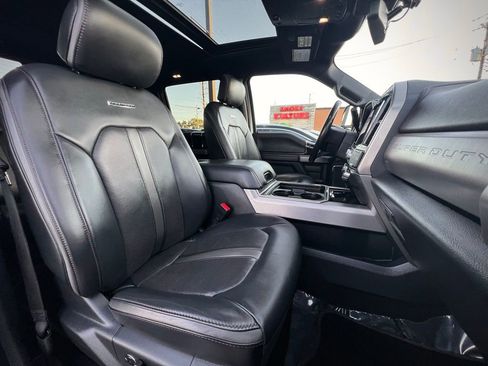 Used 2022 Ford F250 Platinum w/ FX4 Off-Road Package image 33