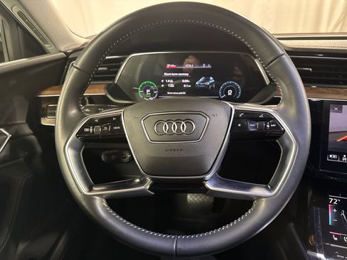 Used 2019 Audi e-tron Premium Plus image 23