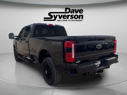 New 2026 Ford F350 Lariat w/ Black Appearance Package
