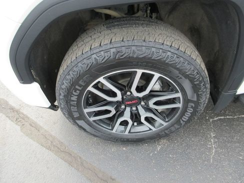 Certified 2022 GMC Sierra 1500 AT4 w/ AT4 Premium Package AWD/4WD image 14