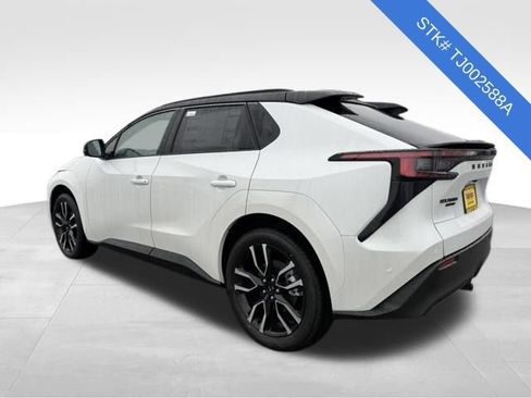 New 2026 Subaru Solterra Touring image 5